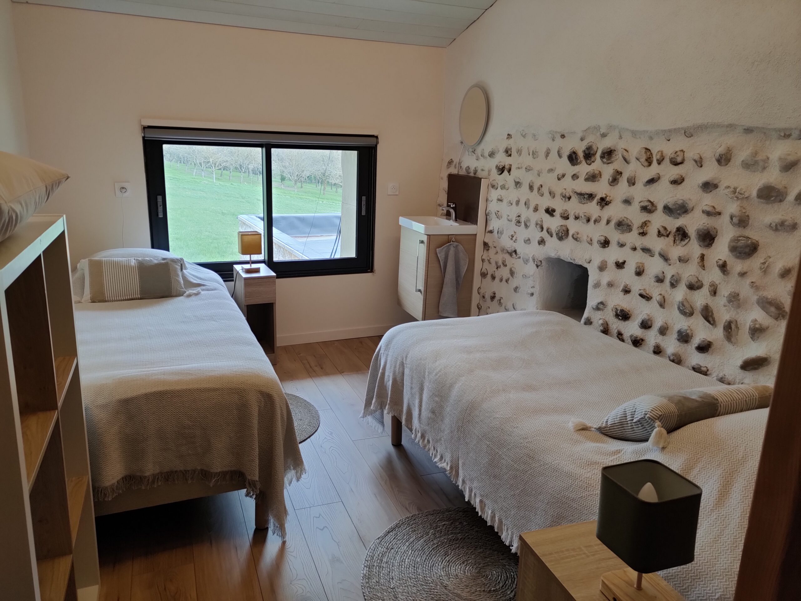 Chambre Tournsol Hébergement chambre 3- Maison de la source Isère